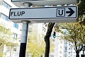 Fotografia de sinal com indicao da direo para a FLUP 