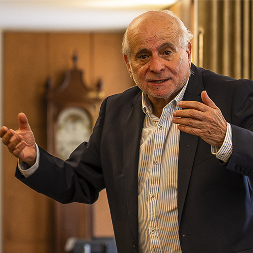 Cultura | Professor Em�rito da FMUP publica obra sobre pioneiras portuguesas da Medicina