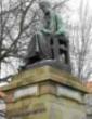 Fotografia de uma Esttua de Soares dos Reis num jardim com o seu nome em Vila Nova de Gaia / Photo of a Statue of Soares dos Reis in a garden with his name in Vila Nova de Gaia