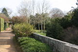 Fotografia do Jardim Botnico - Muro que separa do acesso  Ponte da Arrbida / Photo of Botanic Garden - Wall that separates the access to Arrbida Bridge