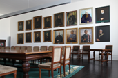 Fotografia da Sala do Conselho, 3 piso do edifcio da Reitoria - Galeria de retratos de antigos reitores da U.Porto