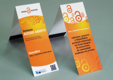cone de foto dos CLIPS (Marcadores de Livro magnticos) da Semana do A. Aberto 2012, distribudos na comunidade acadmica U.Porto