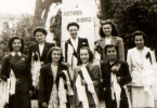 cone de foto de Estudantes do Curso de Cincias Biolgicas 1941-1945 - Jardim da Cordoaria, 1944