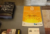 Fotografia do poster de divulgao da Semana AL 2011 na entrada da Reitoria