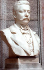 Fotografia do Busto de Pedro Arajo / Photo of the Bust of Pedro Arajo